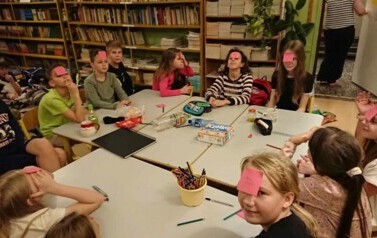 Noc w bibliotece 16