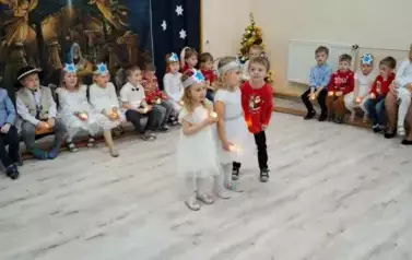 Kolędowanie w przedszkolu u Motylk&oacute;w 3