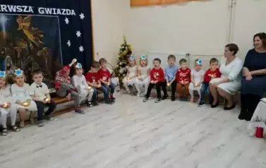 Kolędowanie w przedszkolu u Motylk&oacute;w 12