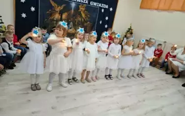 Kolędowanie w przedszkolu u Motylk&oacute;w 35