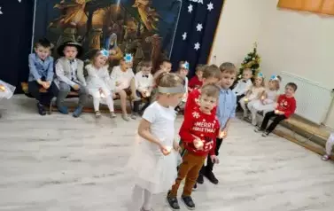 Kolędowanie w przedszkolu u Motylk&oacute;w 73