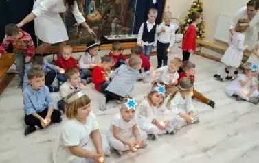 Kolędowanie w przedszkolu u Motylk&oacute;w 75