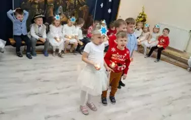 Kolędowanie w przedszkolu u Motylk&oacute;w 79
