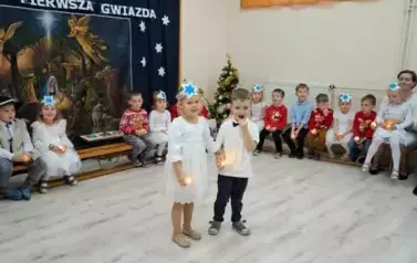 Kolędowanie w przedszkolu u Motylk&oacute;w 83