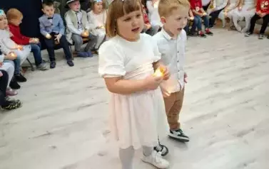 Kolędowanie w przedszkolu u Motylk&oacute;w 85