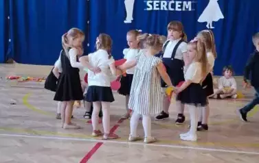 Dzień Mamy i Taty u Słoneczek i Motylk&oacute;w-28.05.2025 9