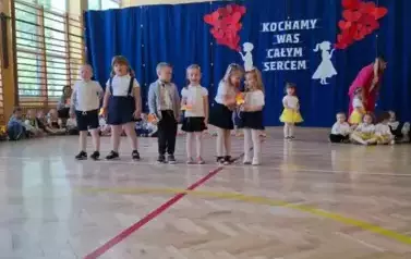 Dzień Mamy i Taty u Słoneczek i Motylk&oacute;w-28.05.2025 26