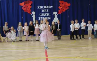 Dzień Mamy i Taty u Krasnali i S&oacute;wek-29.05.2025 49