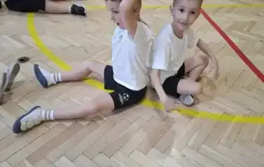 Zajęcia sportowe u "Krasnali" 9