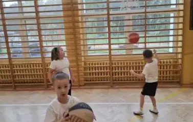 Zajęcia sportowe u "Krasnali" 20