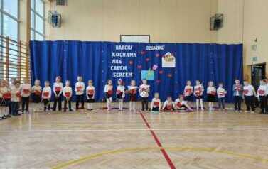 Dzień Babci i Dziadka u "Krasnali" i "S&oacute;wek" 76