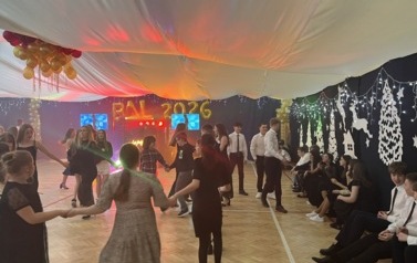 Bal choinkowy klas 4-8 49