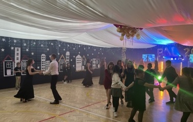 Bal choinkowy klas 4-8 51