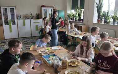 Warsztaty ekologiczne dla klas I-III "O czystości w&oacute;d" 22