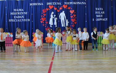 Dzień Mamy i Taty w grupie 3 i 4 - latk&oacute;w 52