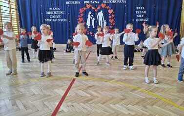 Dzień Mamy i Taty w grupie 5 i 6-latk&oacute;w 45