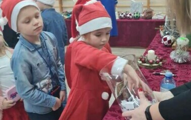 Mikołajki i kiermasz mikołajkowy - 6.12.2022 17