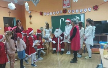 Mikołajki i kiermasz mikołajkowy - 6.12.2022 32
