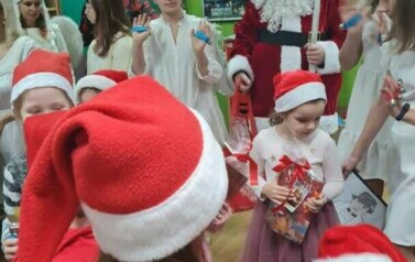 Mikołajki i kiermasz mikołajkowy - 6.12.2022 75