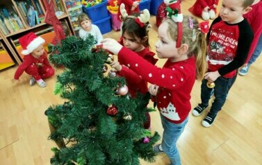 Mikołajki i kiermasz mikołajkowy - 6.12.2022 76