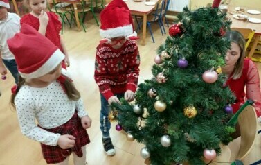 Mikołajki i kiermasz mikołajkowy - 6.12.2022 110