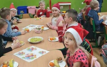 Mikołajki i kiermasz mikołajkowy - 6.12.2022 136