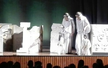 Z wizytą w teatrze 6
