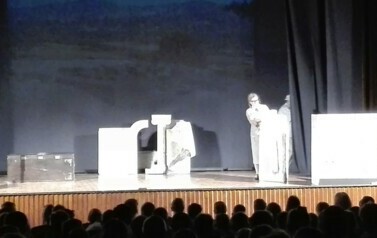 Z wizytą w teatrze 8