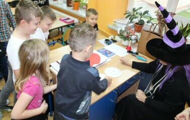 Andrzejki w przedszkolu i klasach I-III 79
