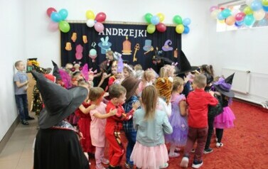 Andrzejki w przedszkolu i klasach I-III 128