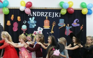 Andrzejki w przedszkolu i klasach I-III 137