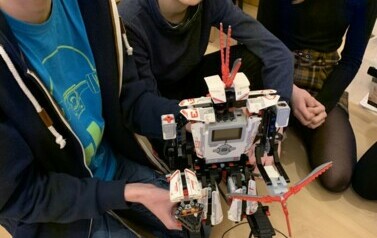 "W świecie robot&oacute;w" 83