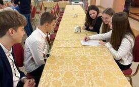 Międzyszkolna debata pt ,,Wsp&oacute;lna przestrzeń szacunku&rsquo;&rsquo; 4