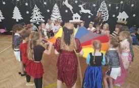 Bal choinkowy przedszkolak&oacute;w i klas I-III 7