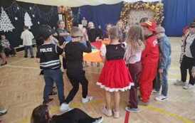 Bal choinkowy przedszkolak&oacute;w i klas I-III 9
