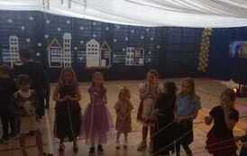 Bal choinkowy przedszkolak&oacute;w i klas I-III 39