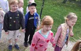 Wyjazd z projektu ekologicznego do Łasiecznik-przedszkole 71