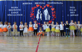 Dzień Mamy i Taty w grupie 3 i 4 - latk&oacute;w 34